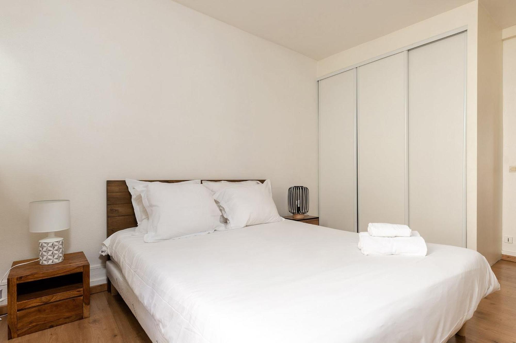 Eiffel Tower & Champ De Mars - Cityapartmentstay * Parigi