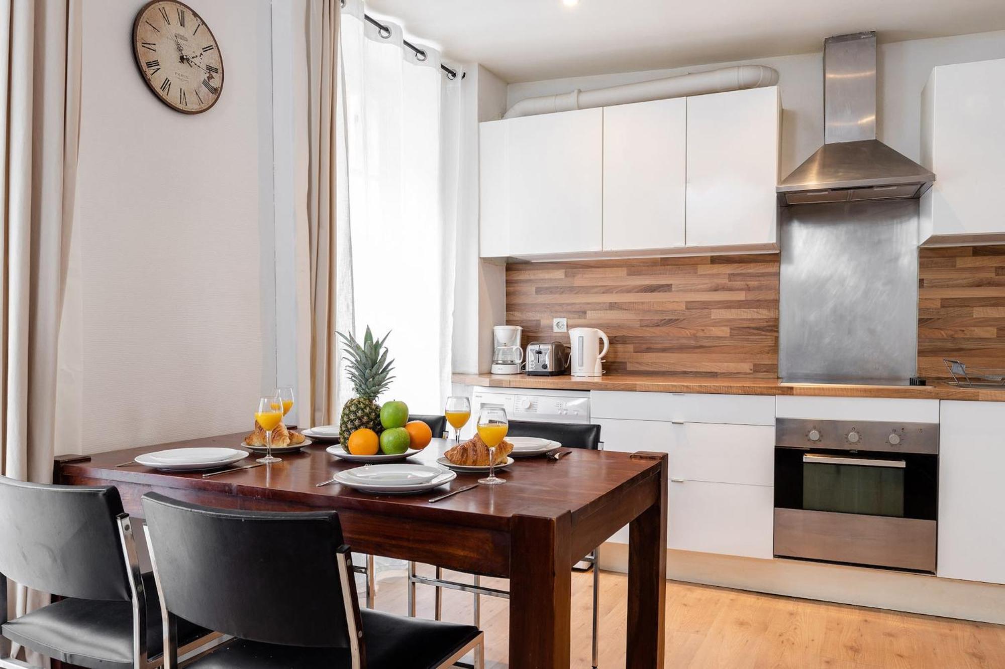 Appartamento Eiffel Tower & Champ De Mars - Cityapartmentstay Parigi